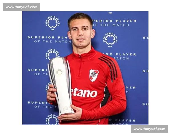 德米凯利斯神预言成真！马斯坦托诺 6320 万欧加盟皇马，17 岁天才开启伯纳乌之旅