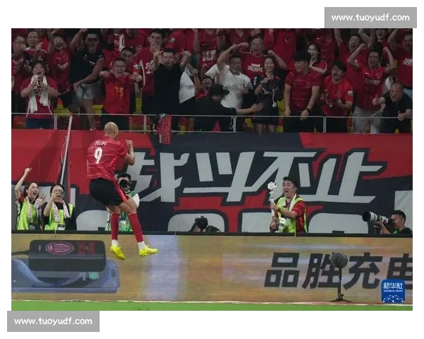 曼谷联主席卡乔恩亲赴成都督战亚冠附加赛,客场挑战成都蓉城剑指晋级 曼谷联主席卡乔恩亲赴成都督战亚冠附加赛,客场挑战成都蓉城剑指晋级